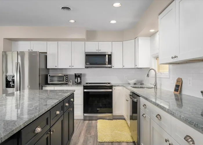 One Of A Kind Ocean Front 3 Bedroom In North Oc With Private Garage! *