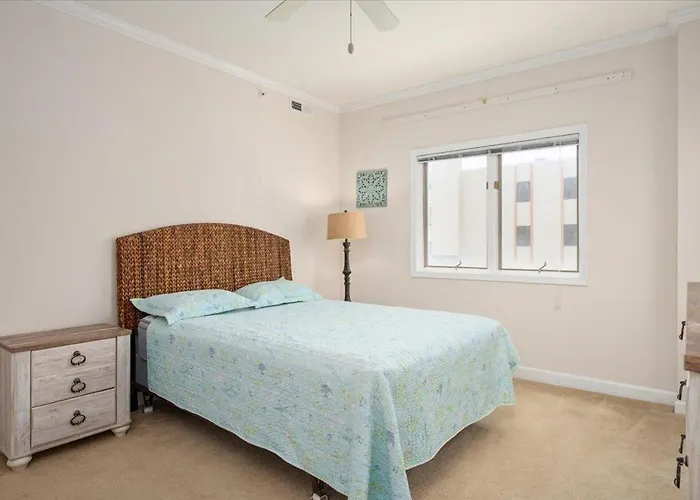 Holiday home One Of A Kind Ocean Front 3 Bedroom In North Oc With Private Garage! *