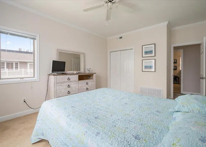 Holiday home One Of A Kind Ocean Front 3 Bedroom In North Oc With Private Garage! *