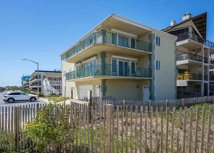 One Of A Kind Ocean Front 3 Bedroom In North Oc With Private Garage! * Ocean City