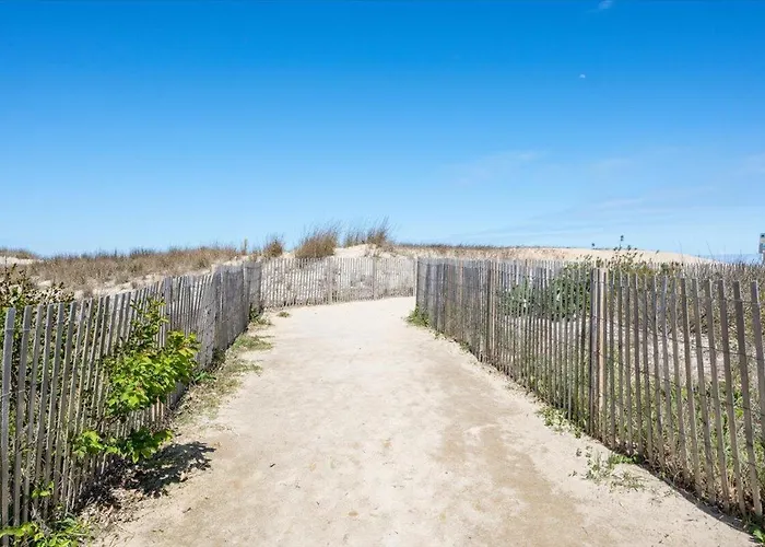 One Of A Kind Ocean Front 3 Bedroom In North Oc With Private Garage! Holiday home *